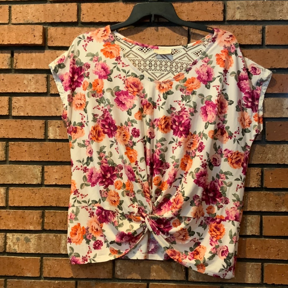 Bobbie Brooks Womens White Floral Top Size 2X
